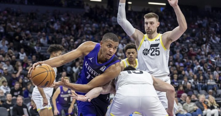 Raptors sign center Robinson to 10-day contract
