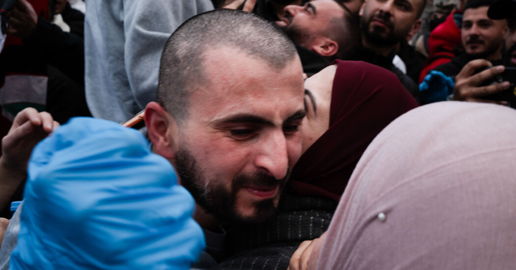 Hamas releases four Israeli soldiers in exchange for Palestinian prisoners: live updates