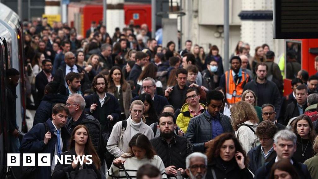 Net migration to push the British population up to 72.5 million, us projects