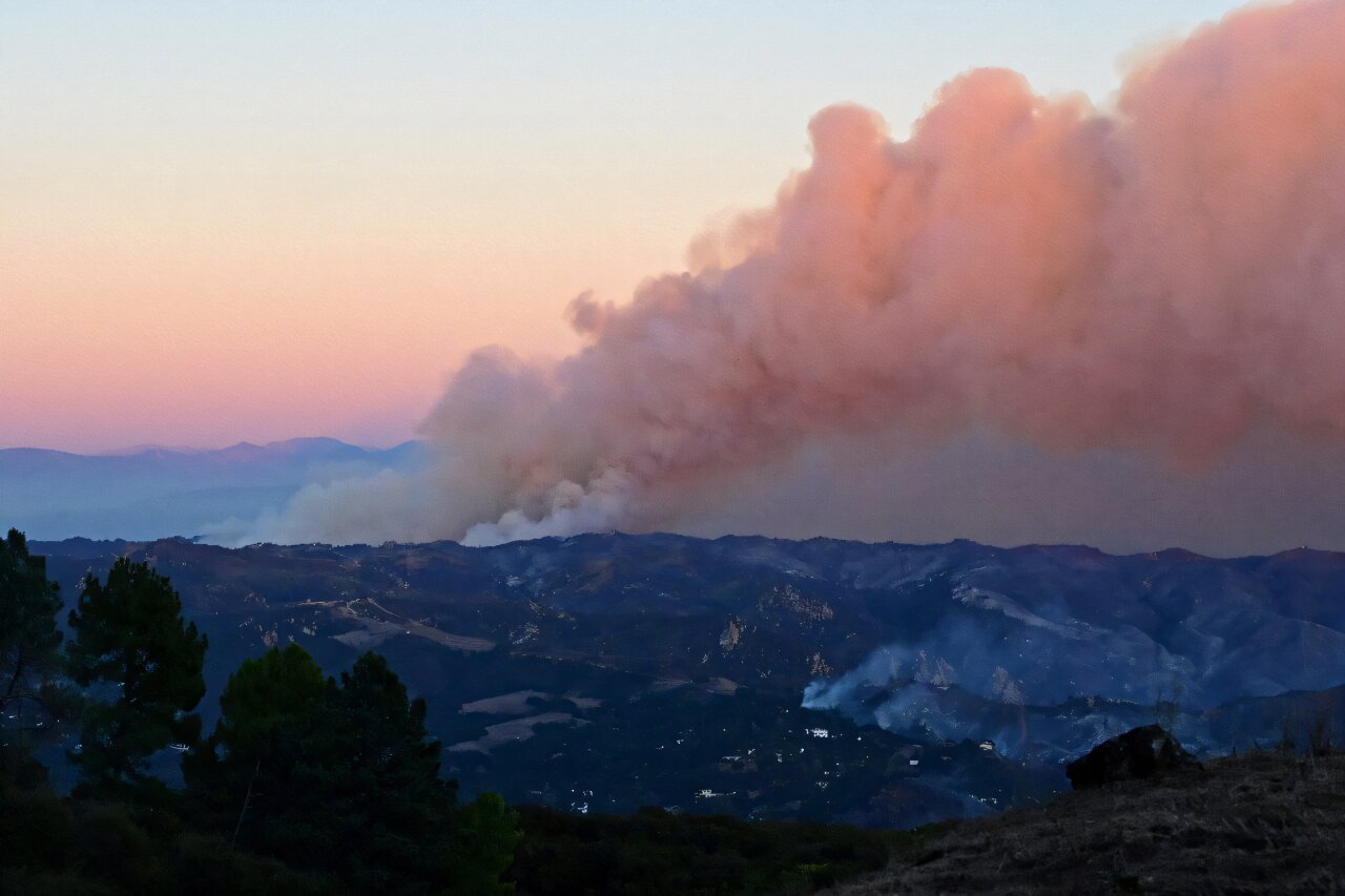 Los Angelos  fires expand as winds forecast to pick up 2025