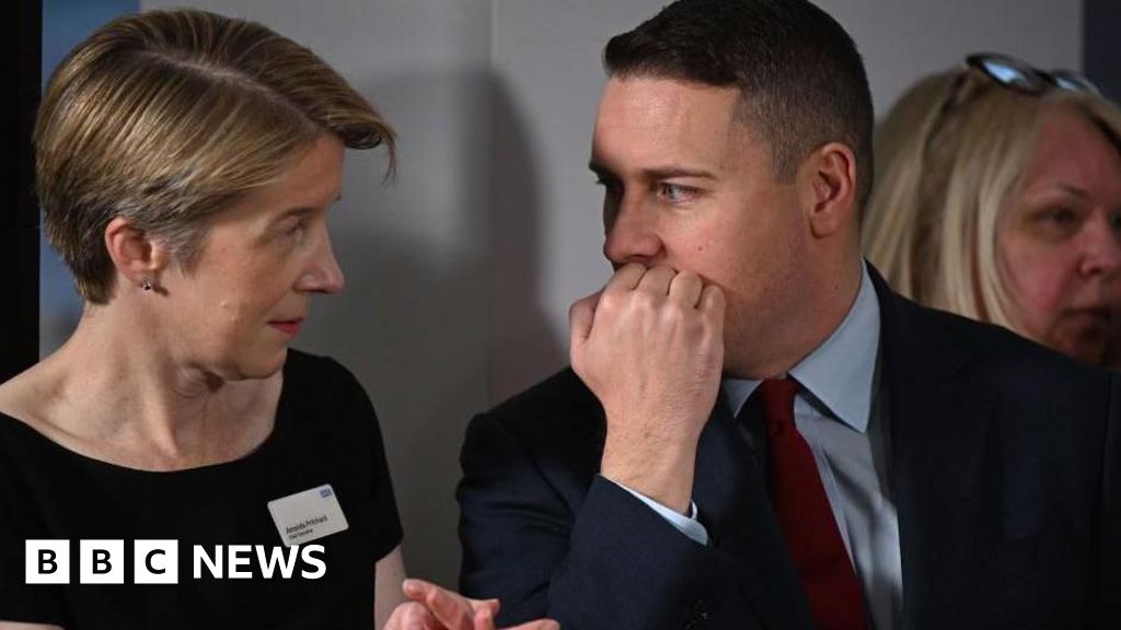 Large cuts in the NHS headquarters, when more and more directors step down