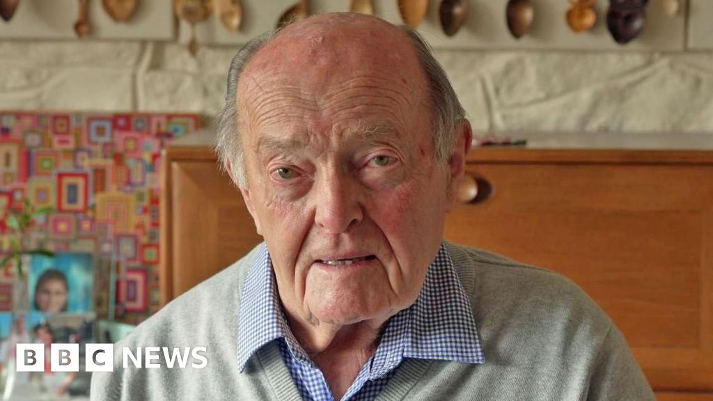 Infected blood victims die two a week when thousands of compensation are waiting