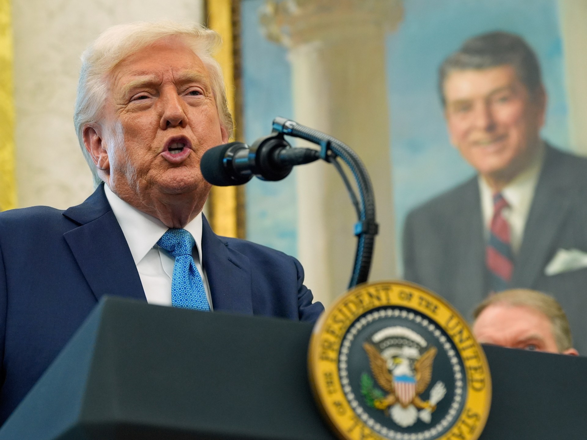 Trump supports the threat to dismiss Fed Fed chairman Powell, since the stock market rises | Donald Trump News