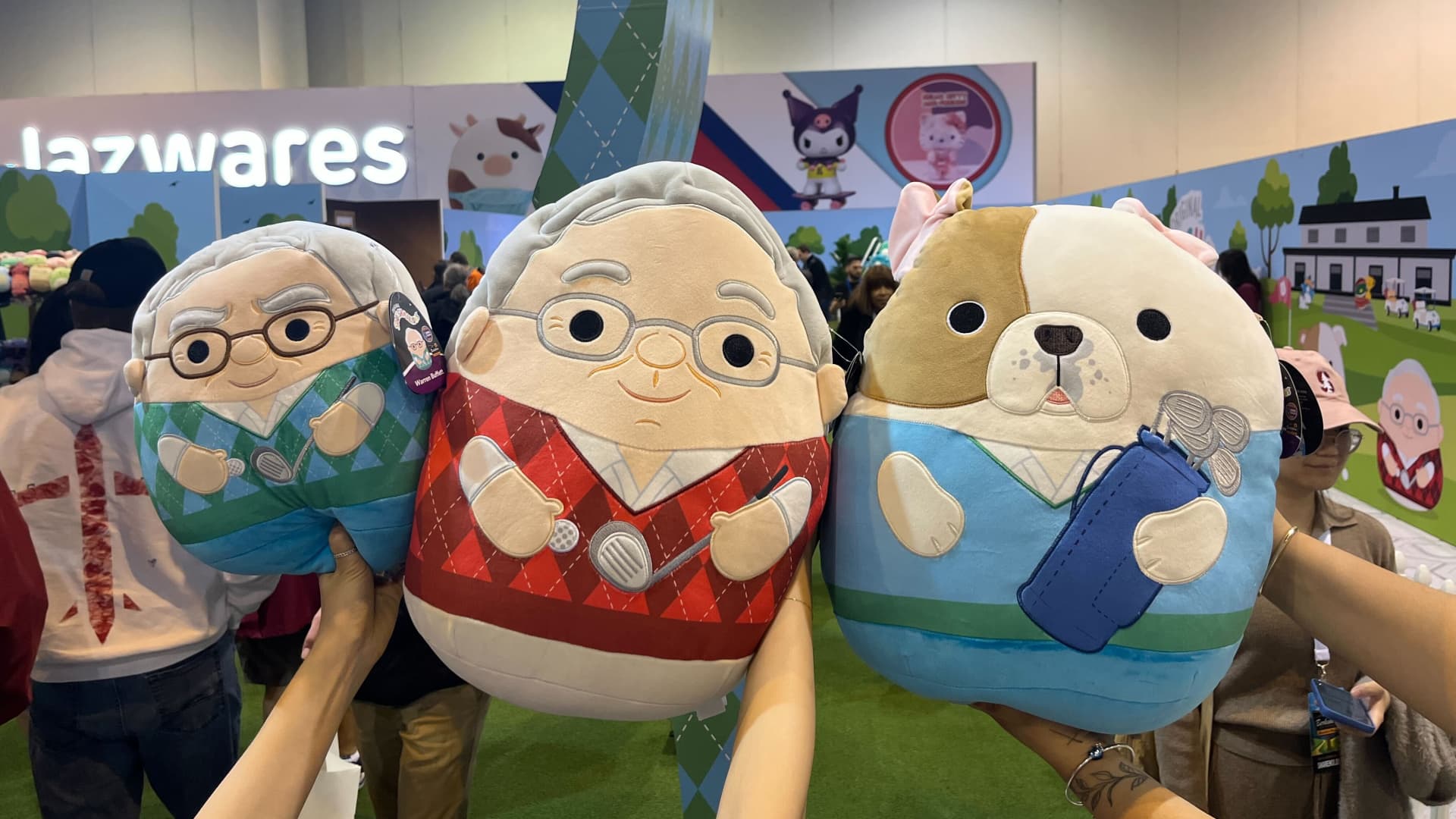 Berkshire Meeting “Bazaar” contains Buffett Squishmallows, 60th anniversary of the book and a giant claw machine