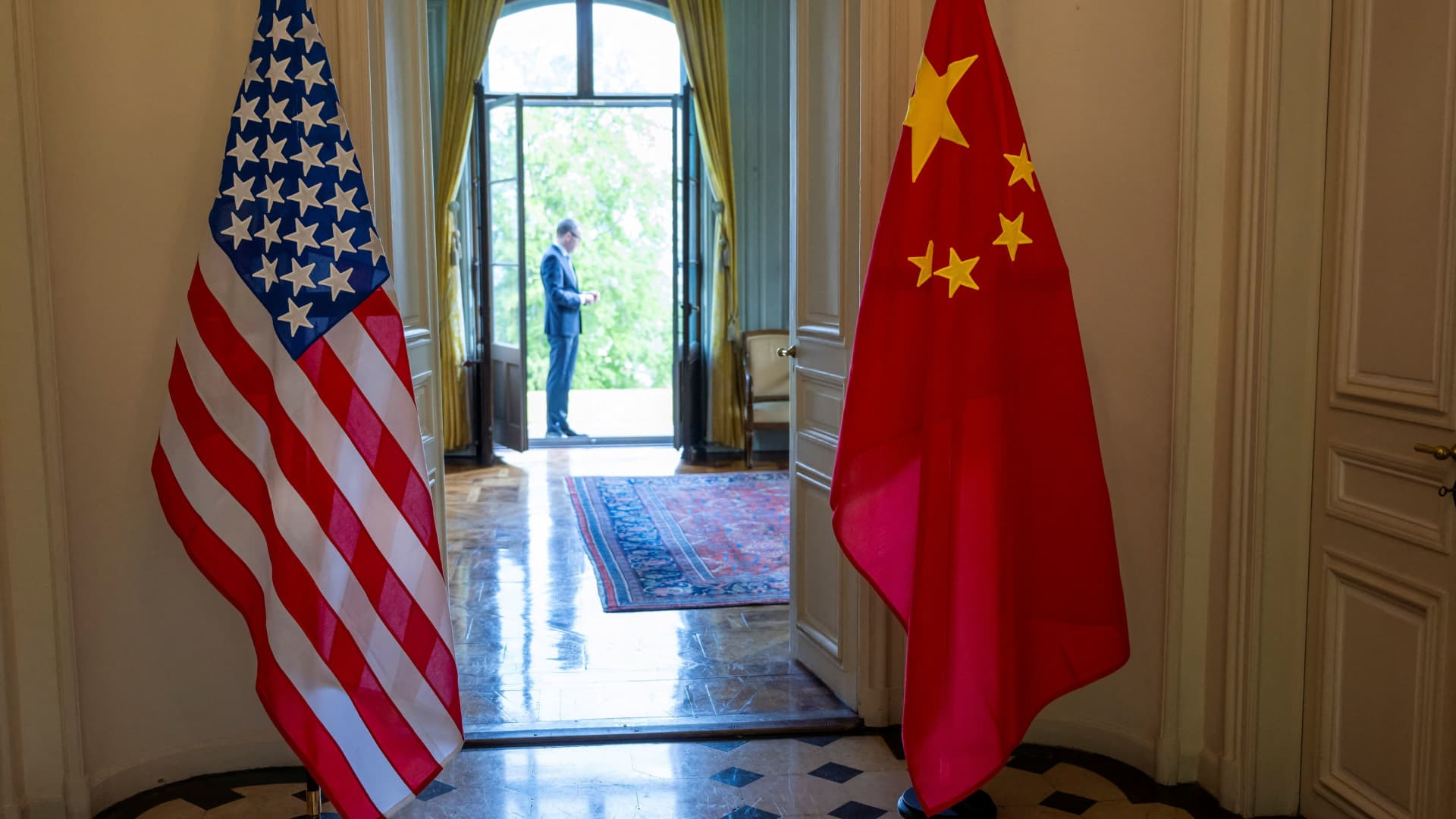 Bessent says that American-china “got stuck” and needs Trump and XI