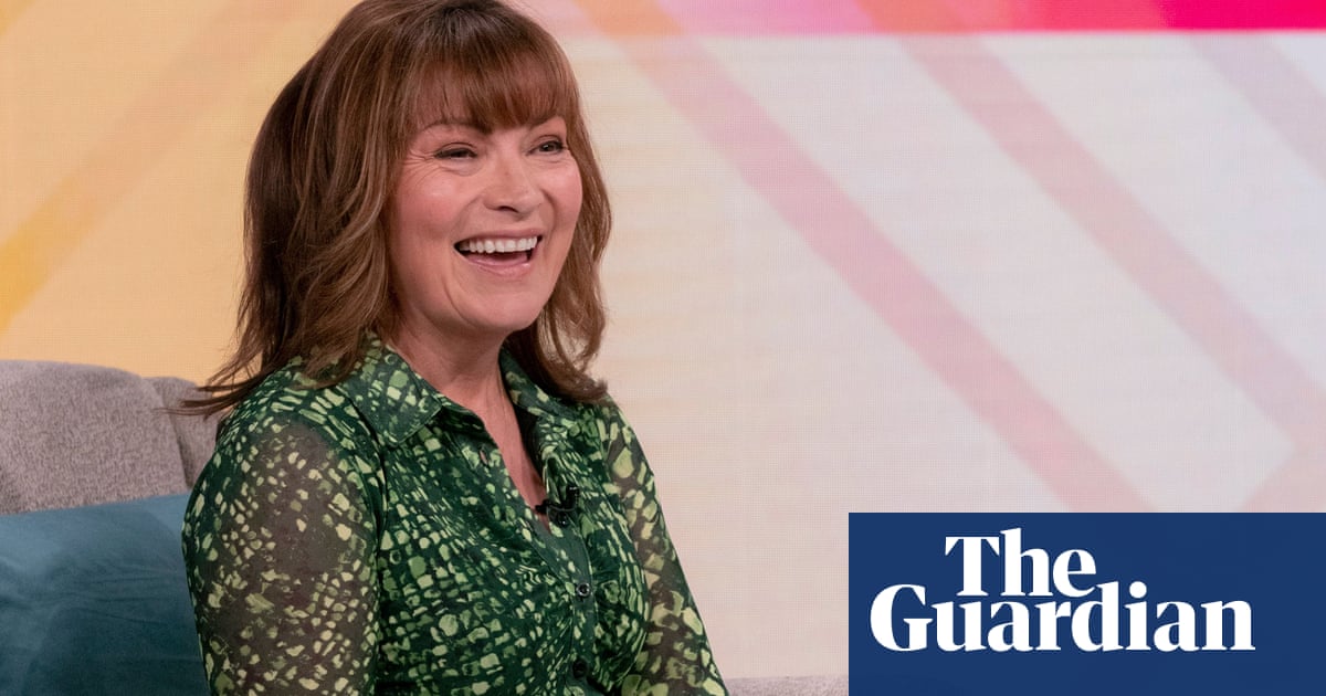 Lorraine Kelly has ovaries and fallopian tubes that are removed in preventive measures | TV & radio
