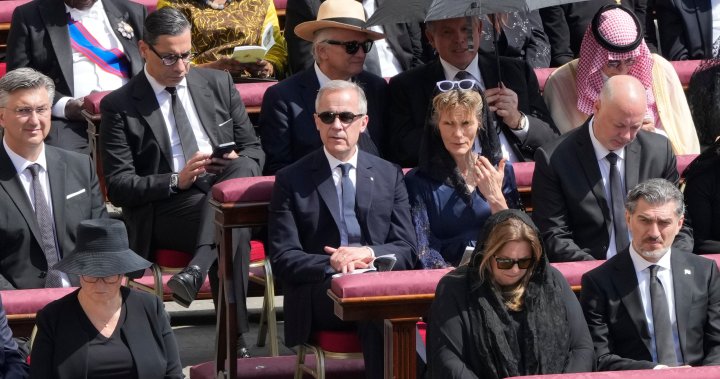 Mark Carney meets Pope Leo XIV after inaugural mass in the Vatican – National