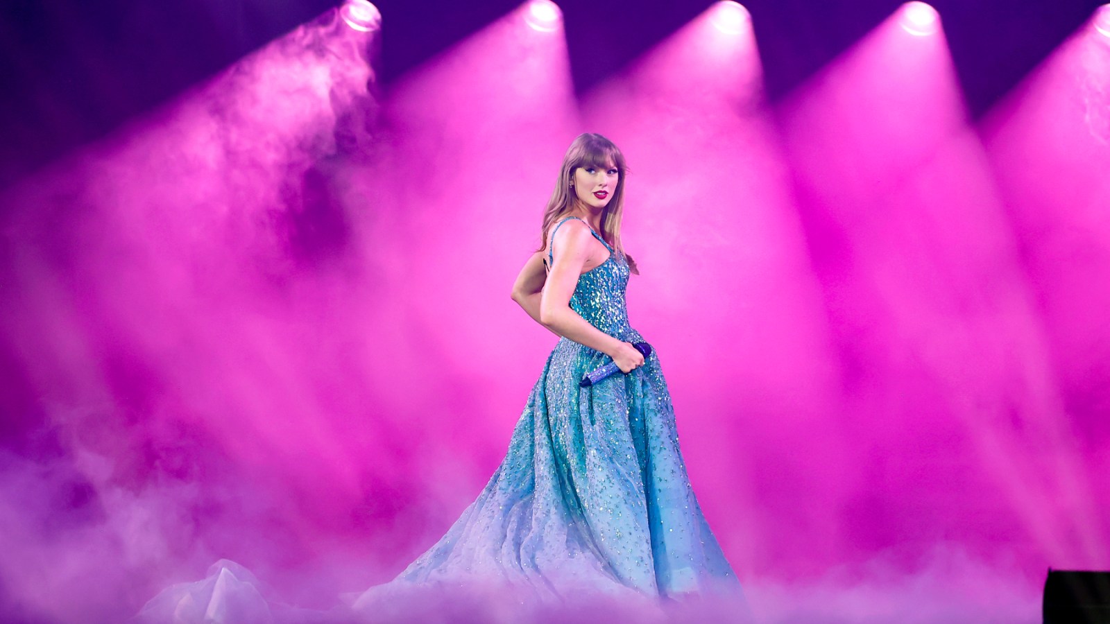 Taylor Swift buys original album recordings