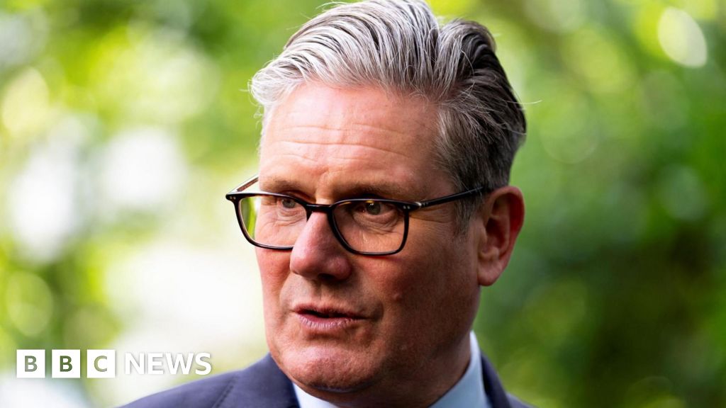 Sir Keir Starmer announces national research into care gangs