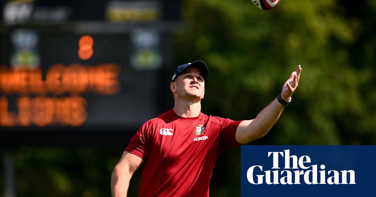 Johnny Sexton insists that he is 'here to help' Finn Russell despite earlier Lions criticism | British and Irish Lions