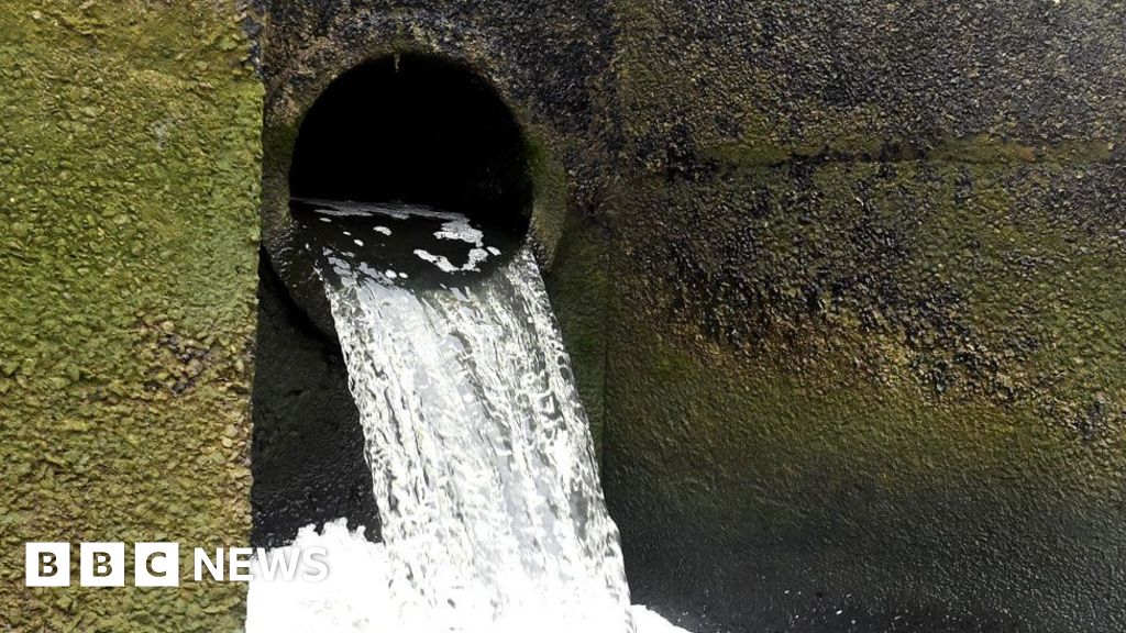 Failure of the water sector needs a stronger regulation, the review says