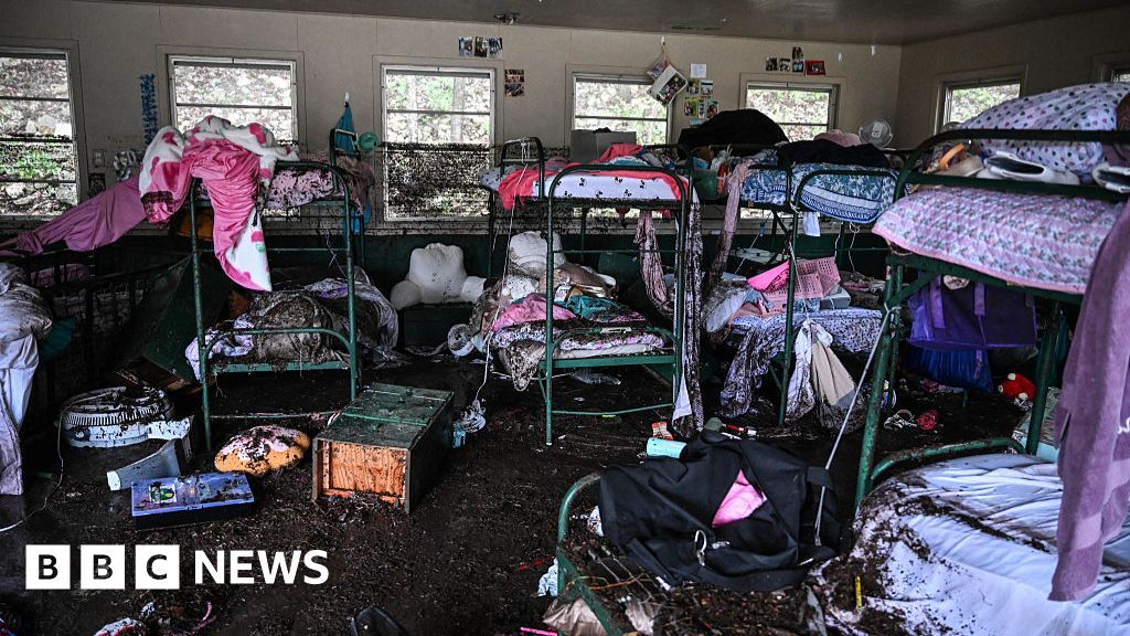 Search for survivors killed after 43, including 15 children