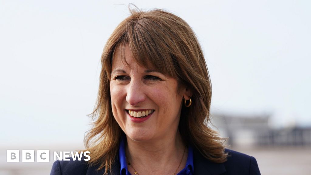 Rachel Reeves to guarantee paid work for young people who are unemployed for 18 months