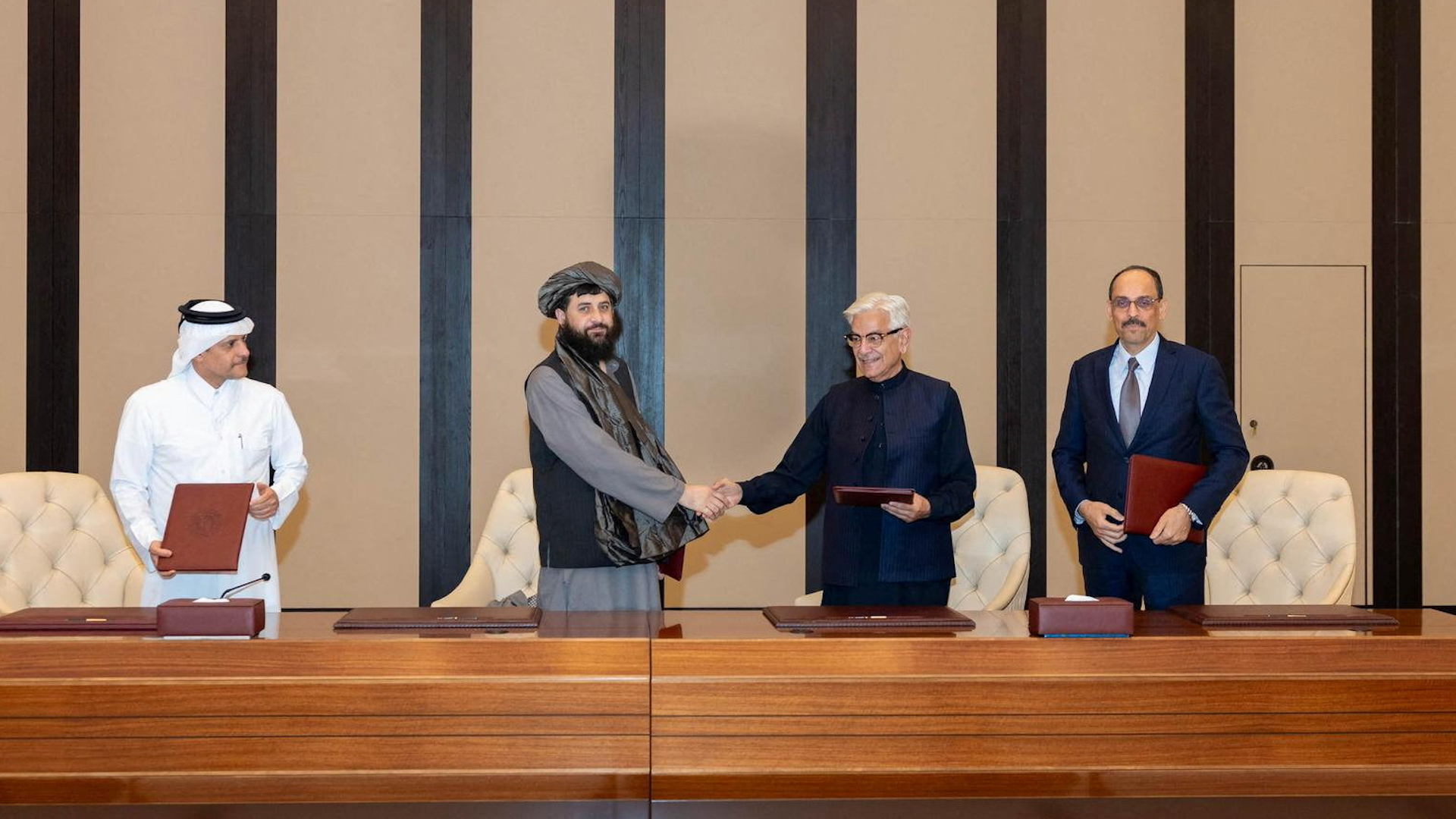 Video: Afghanistan and Pakistan agree to declare ceasefire after talks in Doha | Taliban
