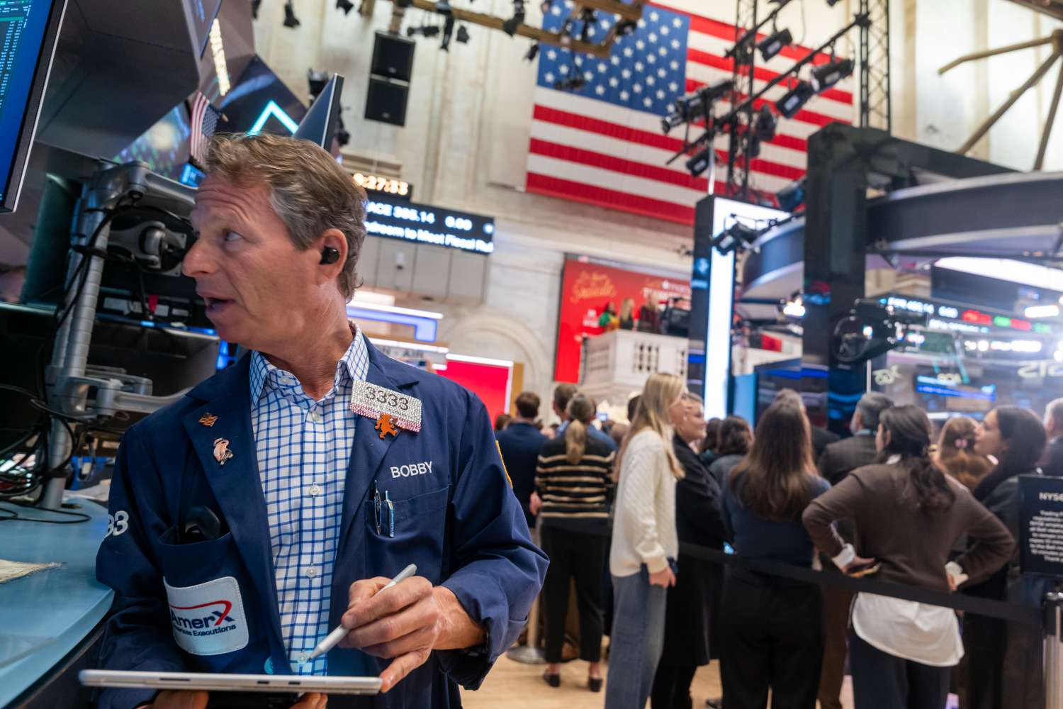 Stocks gain on Black Friday as indexes look to have their best week since June; The technological failure led to a long-term suspension of trading overnight