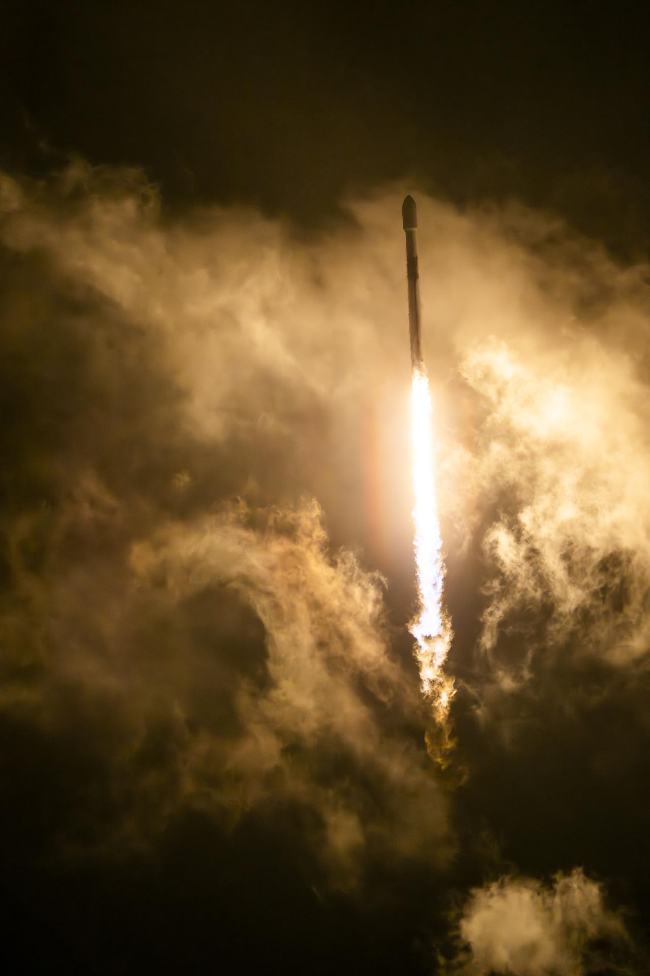 NASA, SpaceX launched an American-European satellite for monitoring the Earth’s oceans