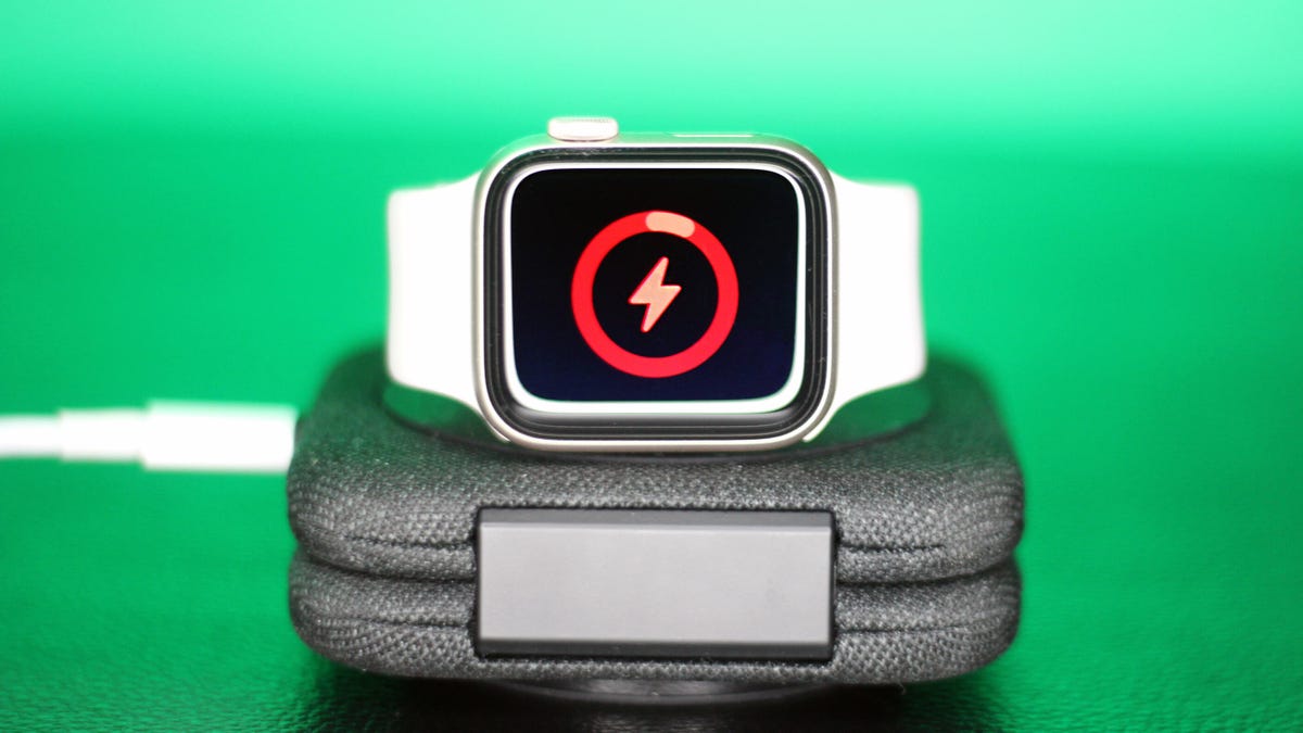 These 7 Apple Watch Hacks Got Me Out of My Battery Crisis